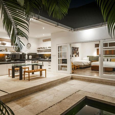 Villa Tides Seminyak Esterno foto