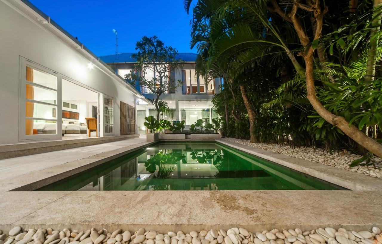 Villa Tides Seminyak Esterno foto