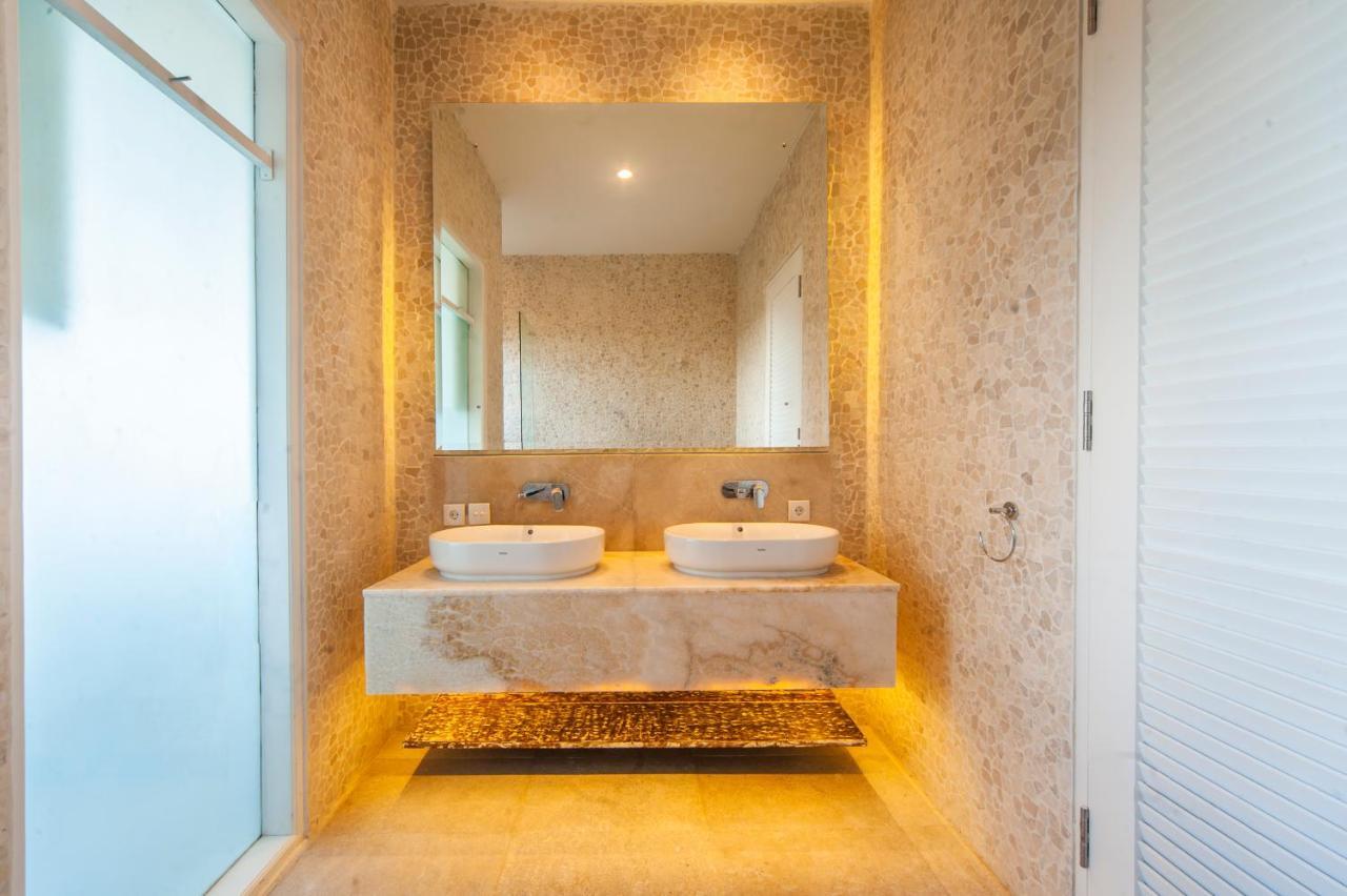 Villa Tides Seminyak Esterno foto