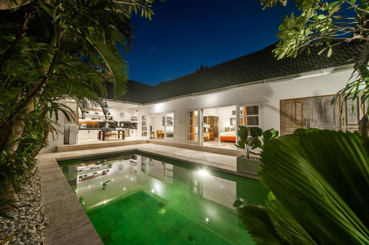 Villa Tides Seminyak Esterno foto