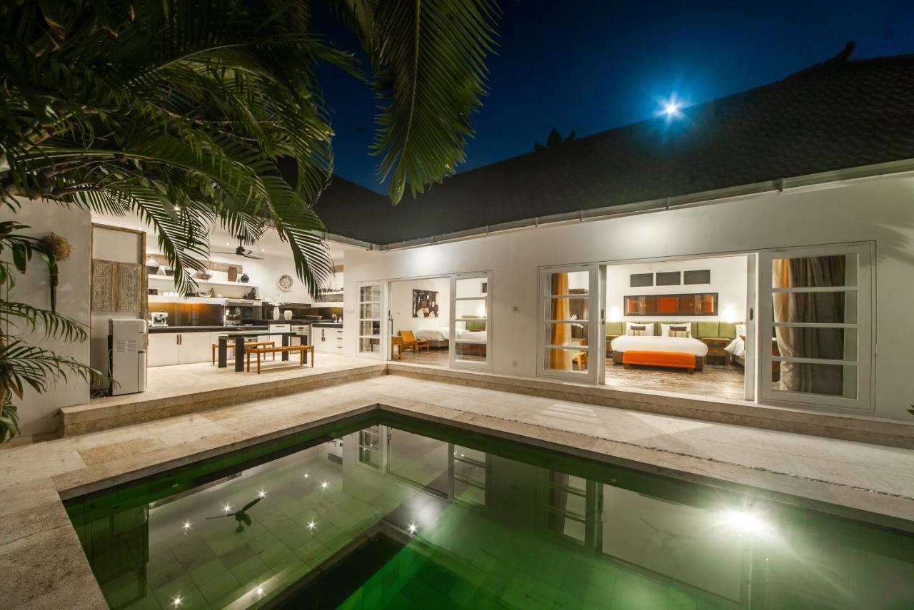 Villa Tides Seminyak Esterno foto