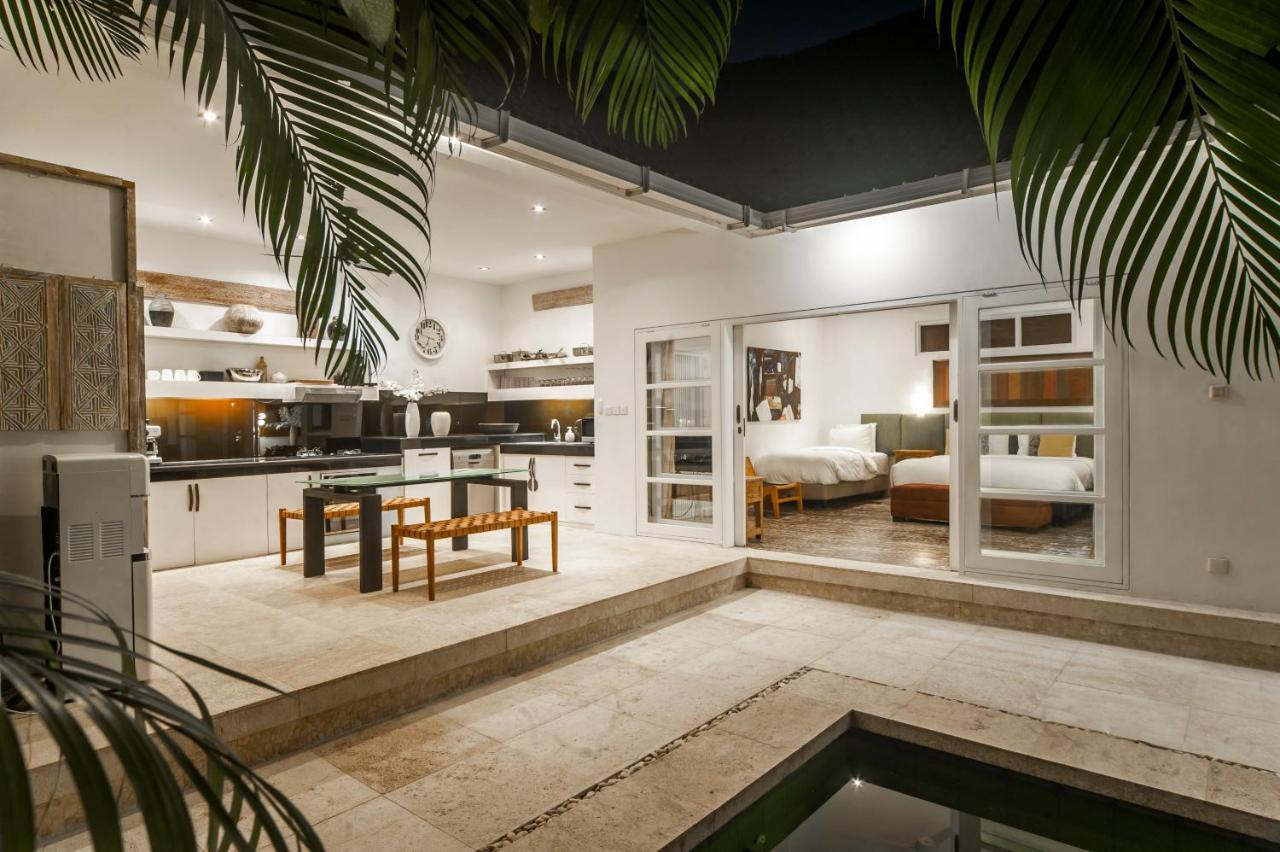 Villa Tides Seminyak Esterno foto