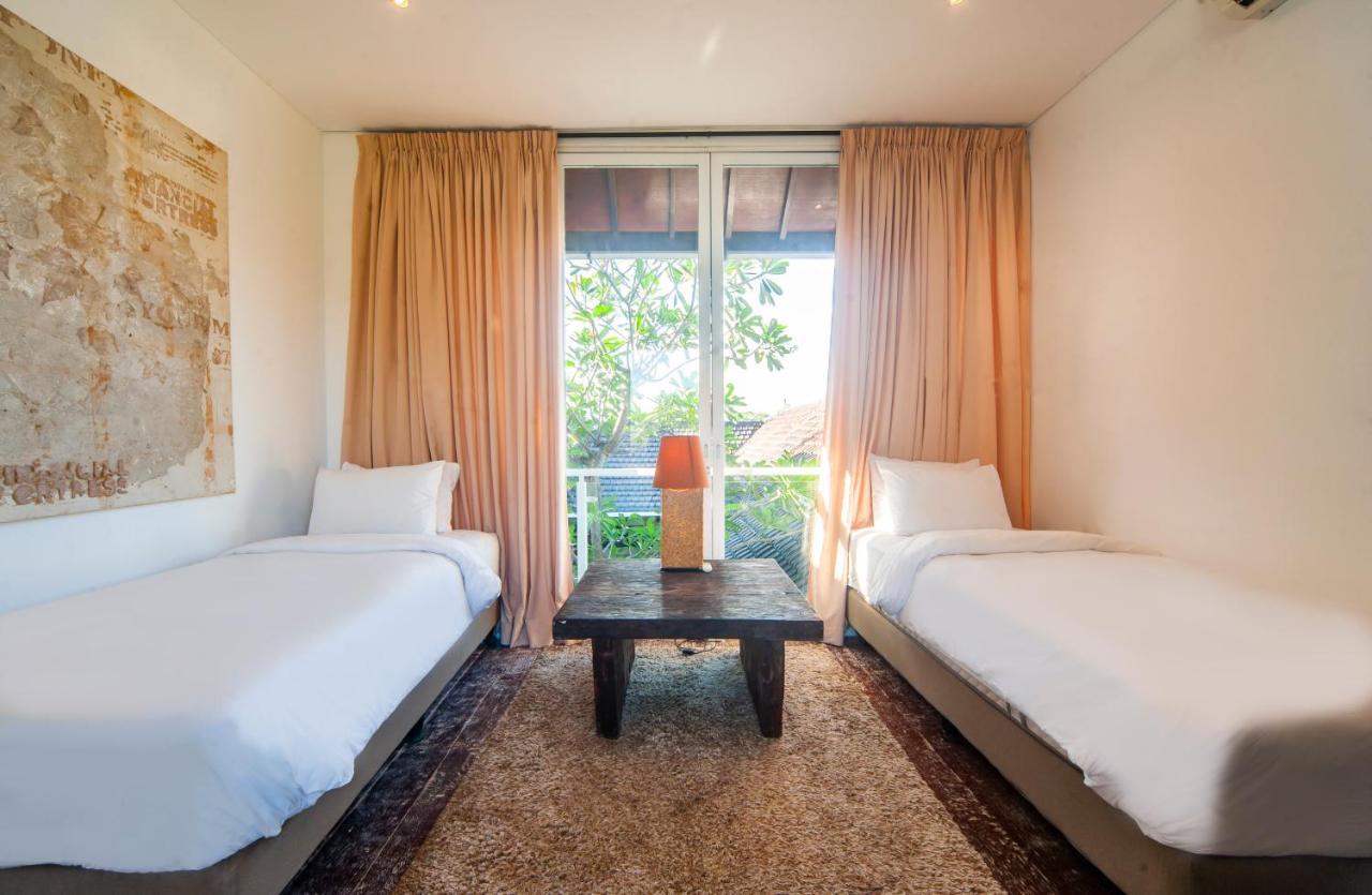 Villa Tides Seminyak Esterno foto