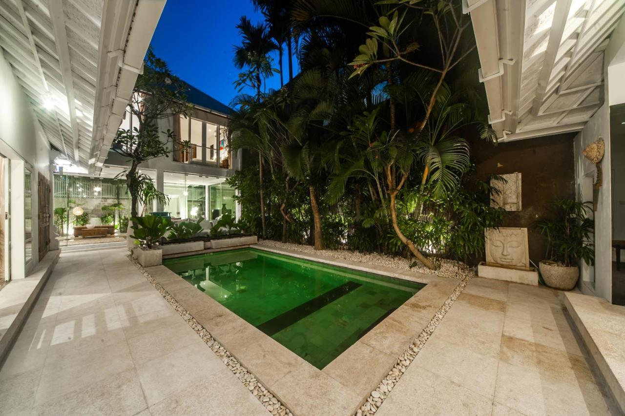 Villa Tides Seminyak Esterno foto