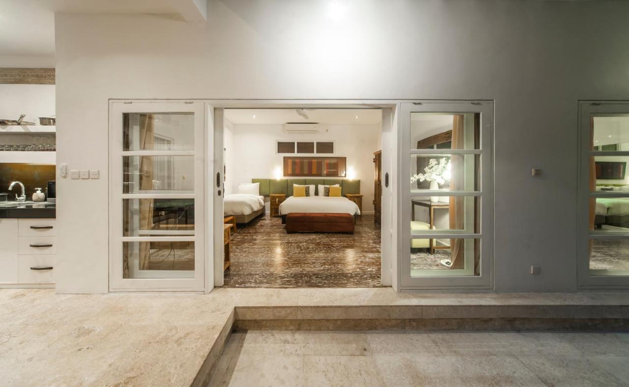 Villa Tides Seminyak Esterno foto
