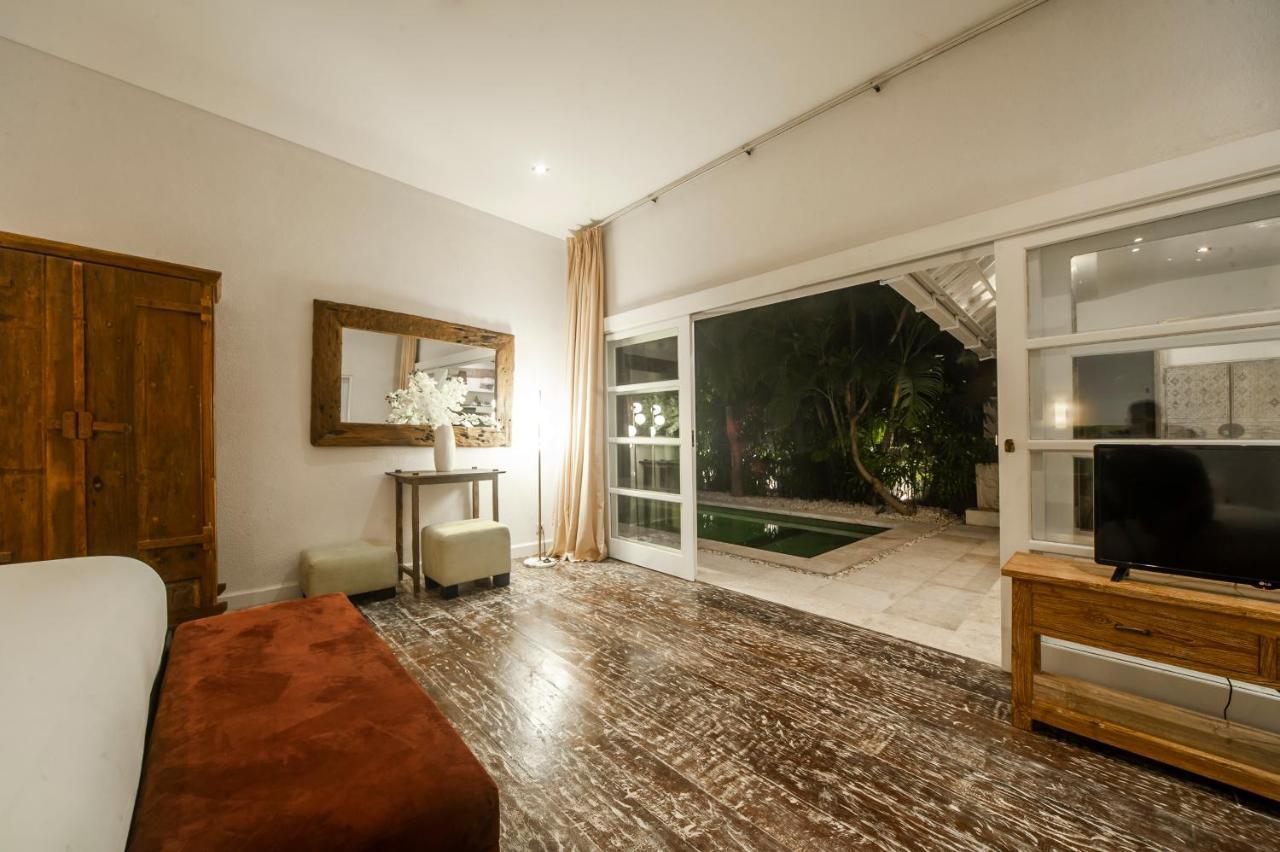 Villa Tides Seminyak Esterno foto