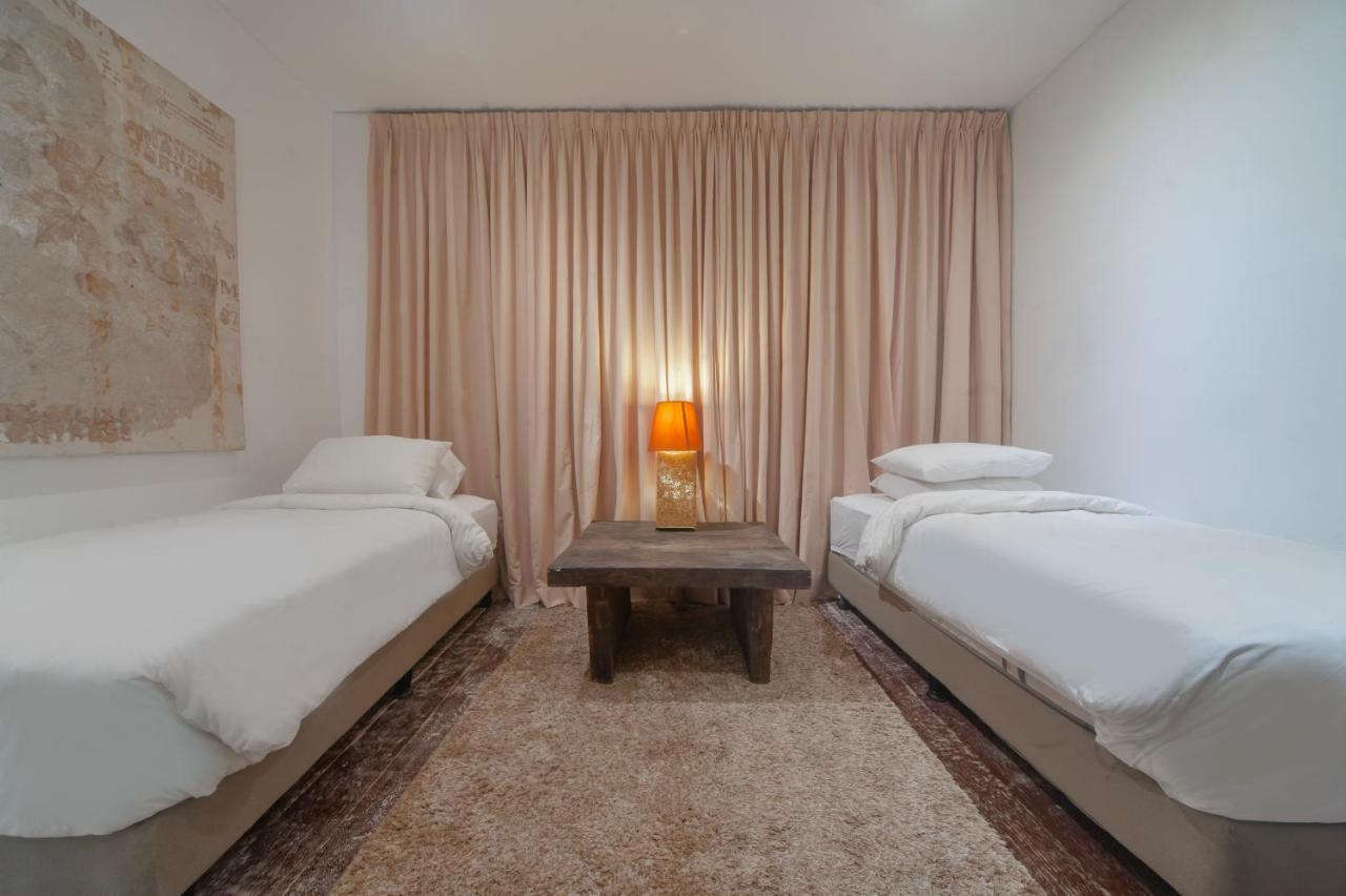 Villa Tides Seminyak Esterno foto
