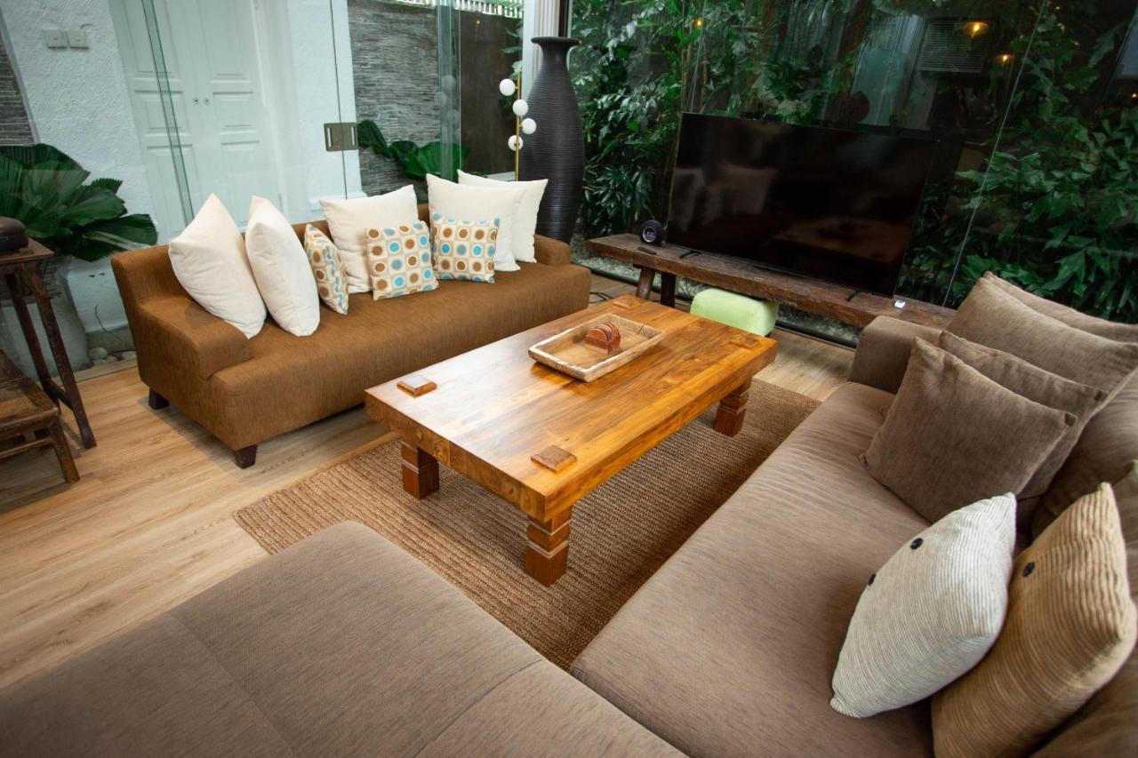 Villa Tides Seminyak Esterno foto